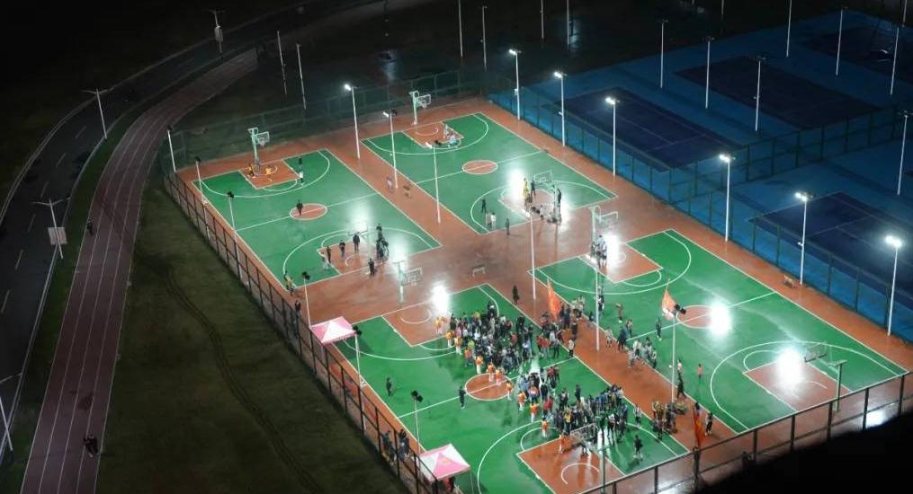 球場(chǎng)照明：夜晚比白天更璀璨的世界