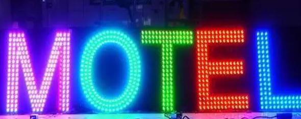 沖孔發(fā)光字丨獨(dú)具匠心的現(xiàn)代化字體藝術(shù)