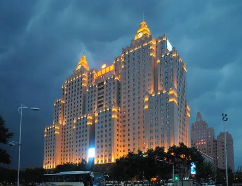 城市大樓花式亮化，展現(xiàn)夜間魅力